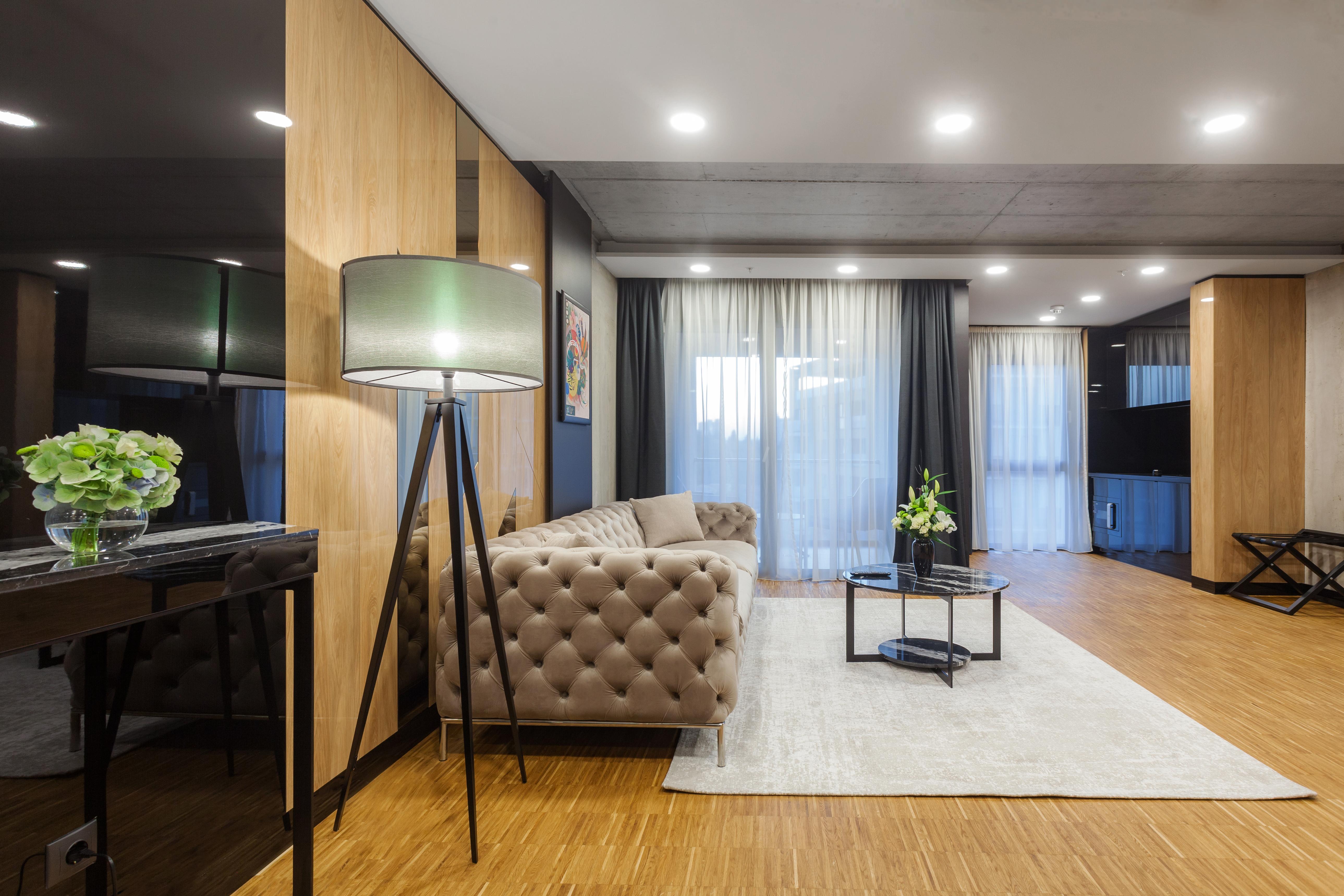 Hotel Platinia Клуж-Напока Екстериор снимка A living room in a modern apartment