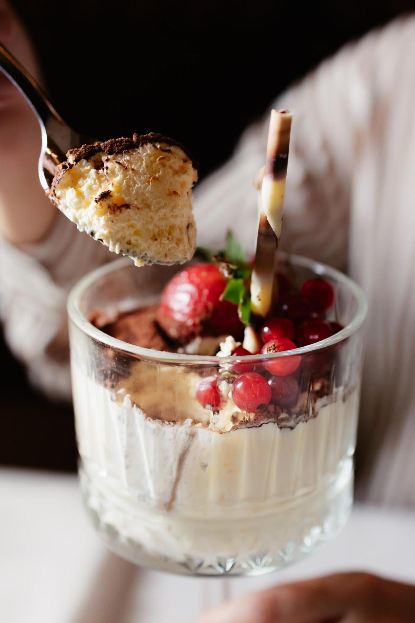 Hotel Platinia Клуж-Напока Екстериор снимка A strawberry parfait