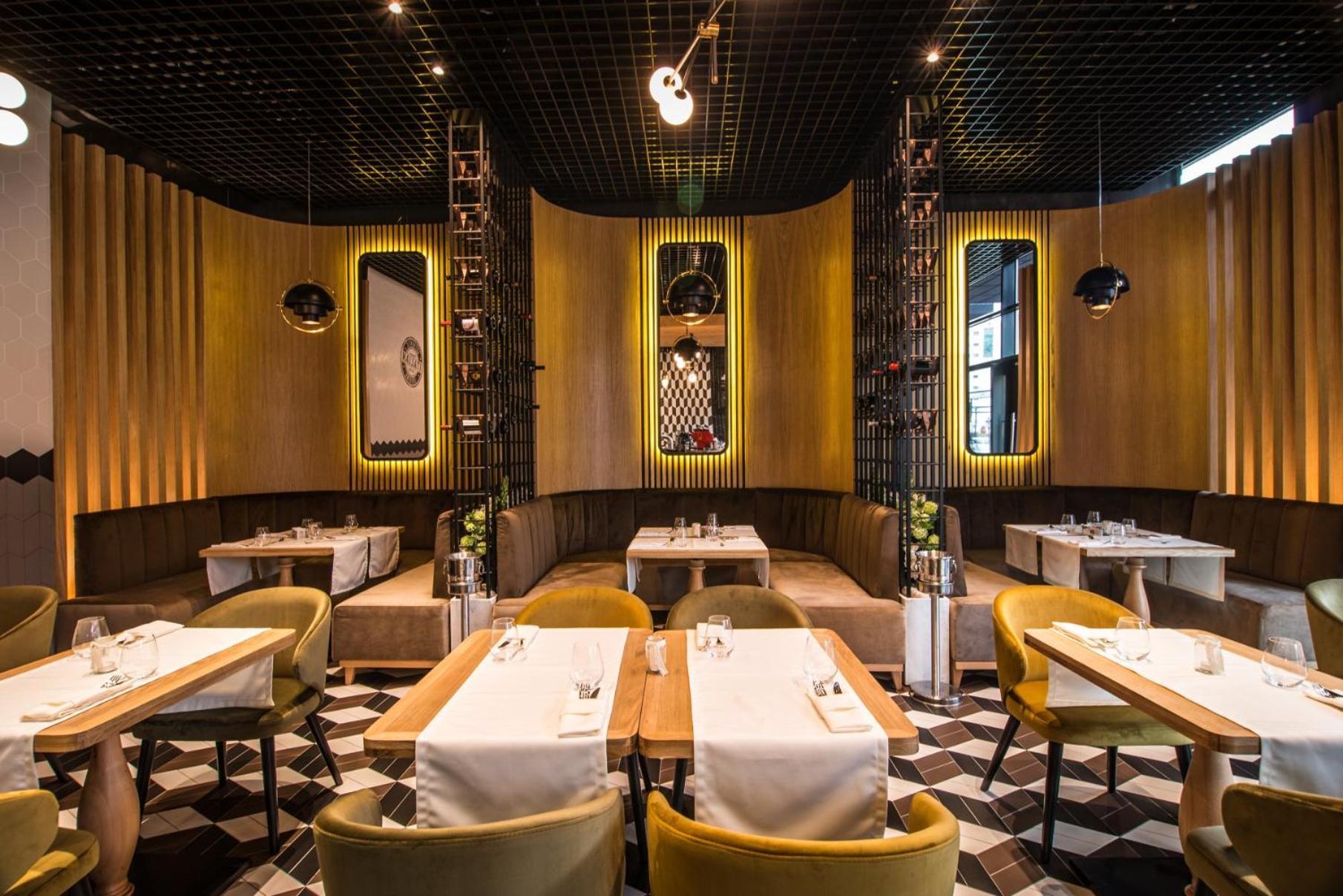 Hotel Platinia Клуж-Напока Екстериор снимка Restaurant interior