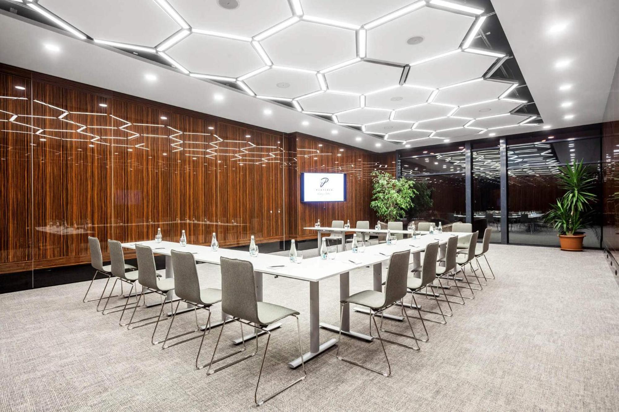 Hotel Platinia Клуж-Напока Екстериор снимка Meeting room