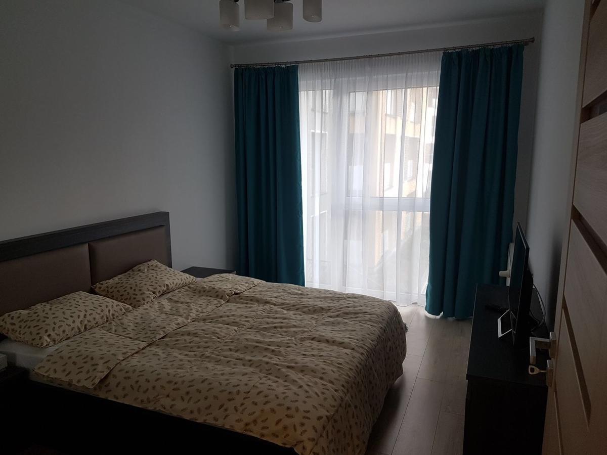 Hotel Platinia Клуж-Напока Екстериор снимка A bedroom in a typical apartment