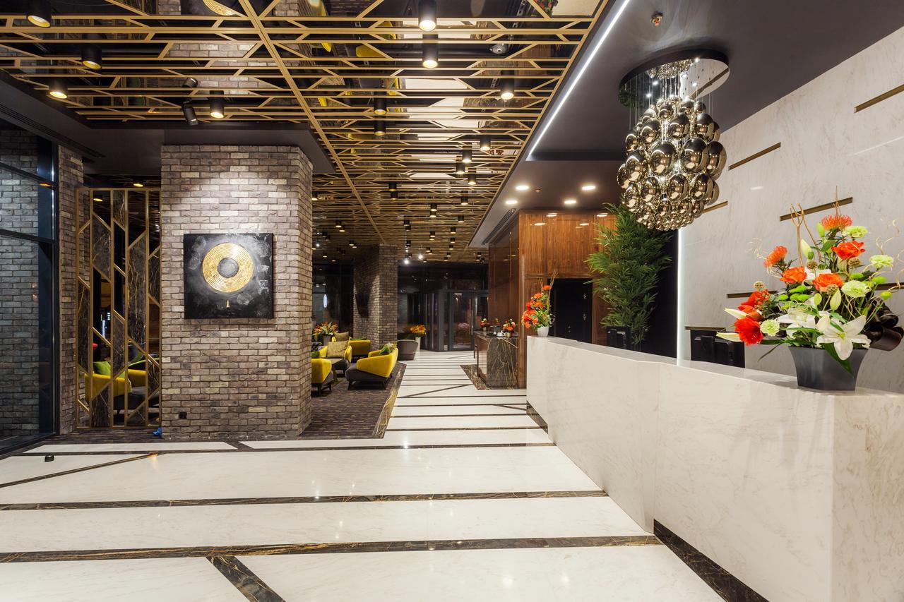 Hotel Platinia Клуж-Напока Екстериор снимка Lobby