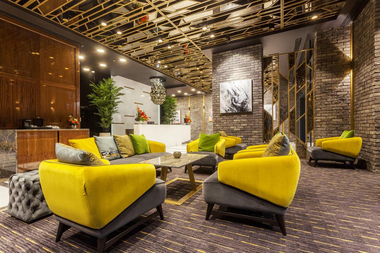 Hotel Platinia Клуж-Напока Екстериор снимка The lounge at the airport